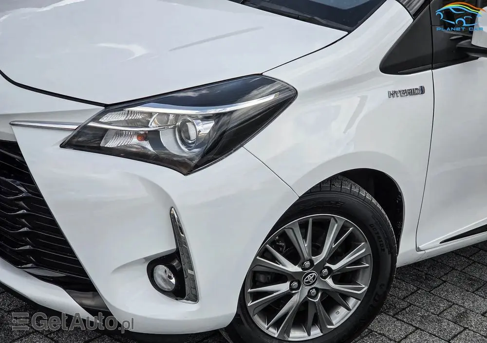 TOYOTA Yaris Hybrid 100 Dynamic EU6