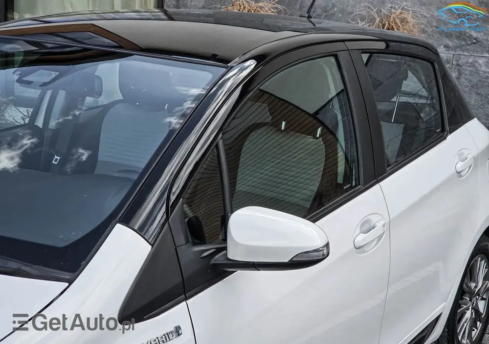 TOYOTA Yaris Hybrid 100 Dynamic EU6