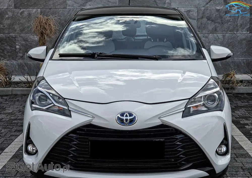 TOYOTA Yaris Hybrid 100 Dynamic EU6