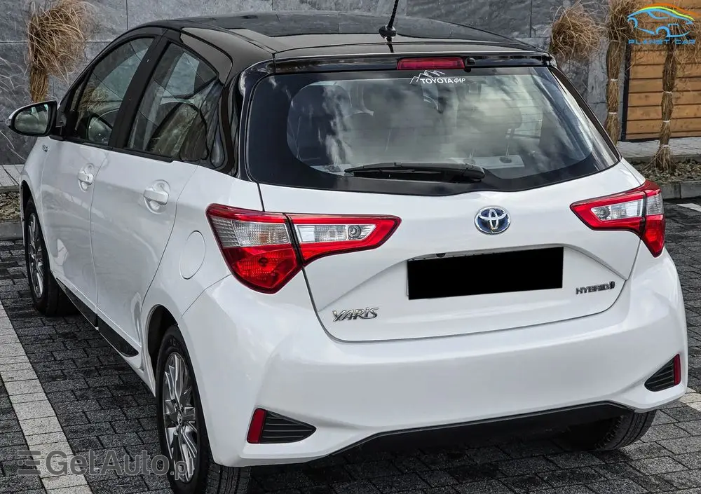 TOYOTA Yaris Hybrid 100 Dynamic EU6