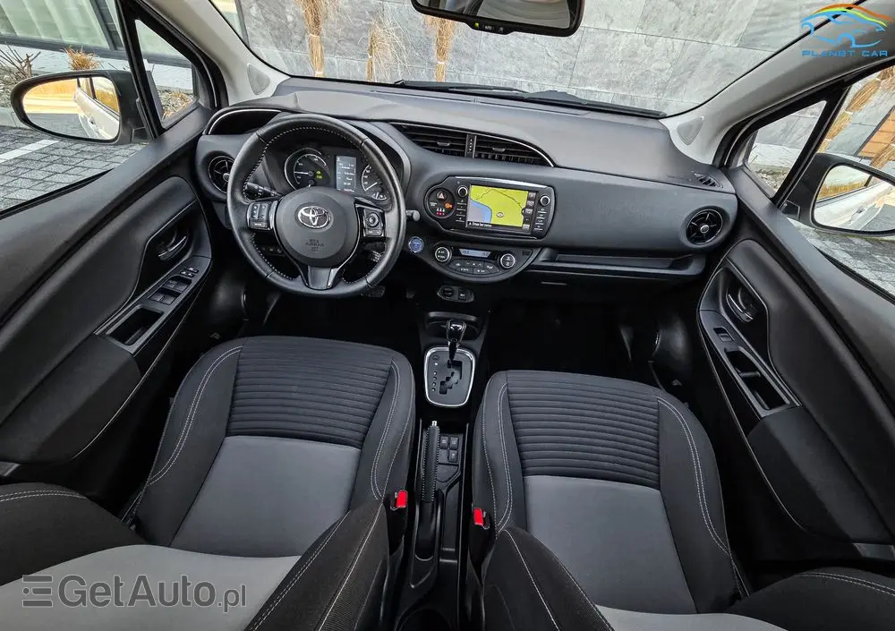 TOYOTA Yaris Hybrid 100 Dynamic EU6