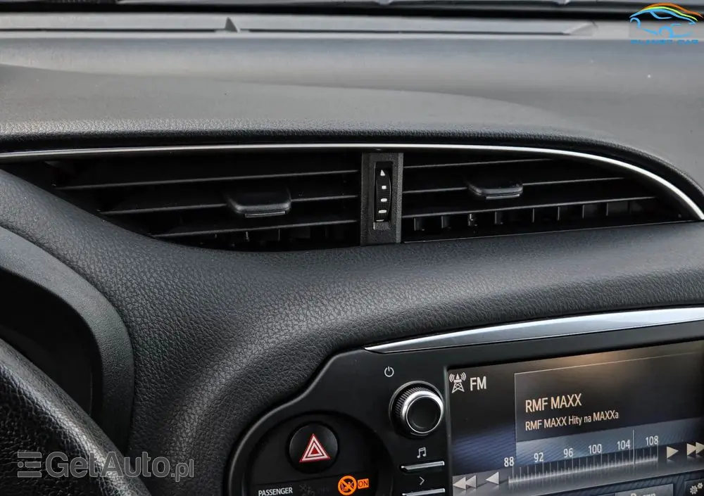 TOYOTA Yaris Hybrid 100 Dynamic EU6