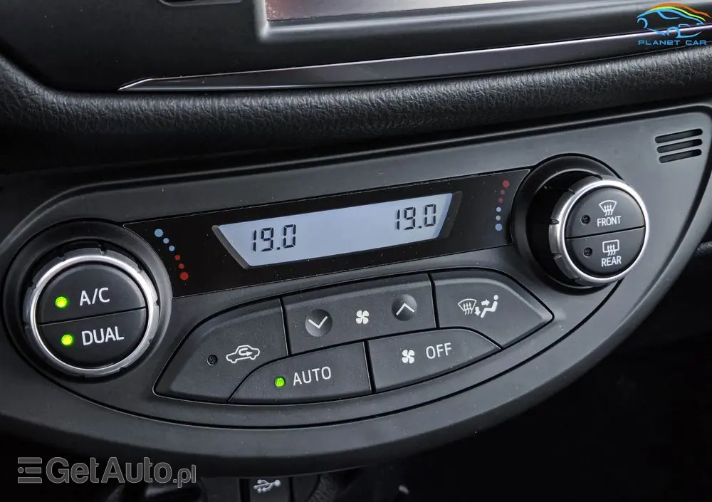 TOYOTA Yaris Hybrid 100 Dynamic EU6