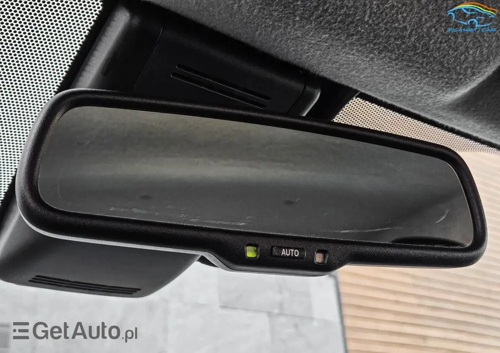 TOYOTA Yaris Hybrid 100 Dynamic EU6