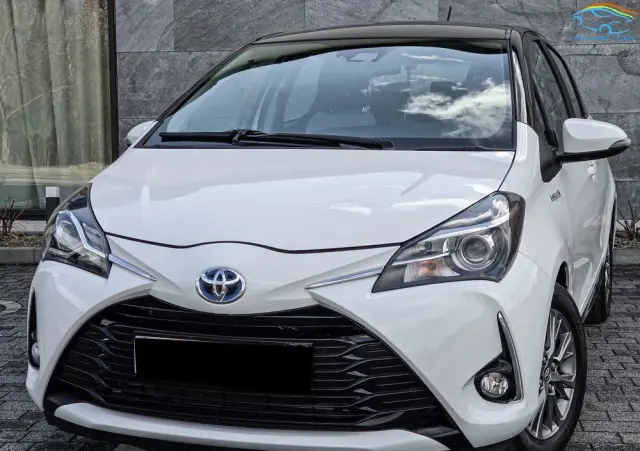 TOYOTA Yaris Hybrid 100 Dynamic EU6