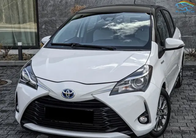 TOYOTA Yaris Hybrid 100 Dynamic EU6