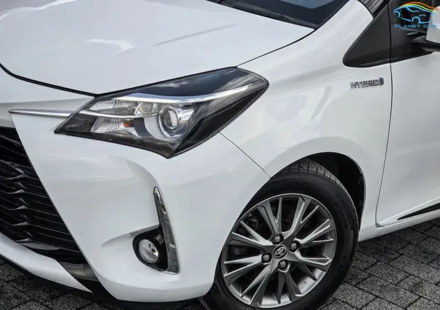 TOYOTA Yaris Hybrid 100 Dynamic EU6