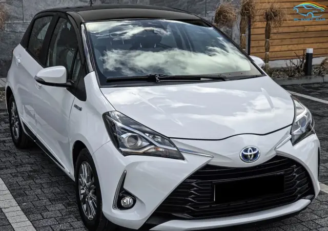 TOYOTA Yaris Hybrid 100 Dynamic EU6