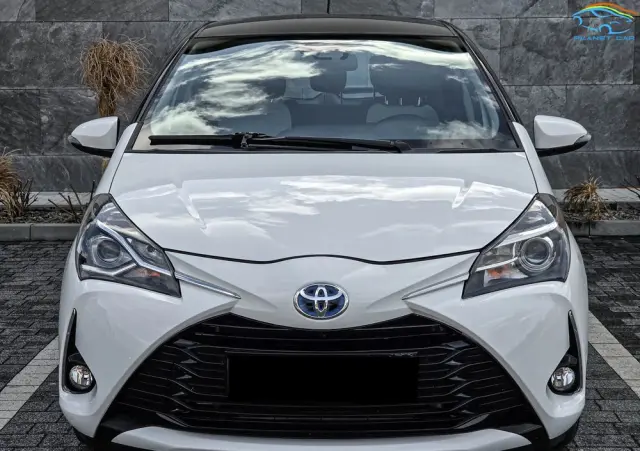 TOYOTA Yaris Hybrid 100 Dynamic EU6