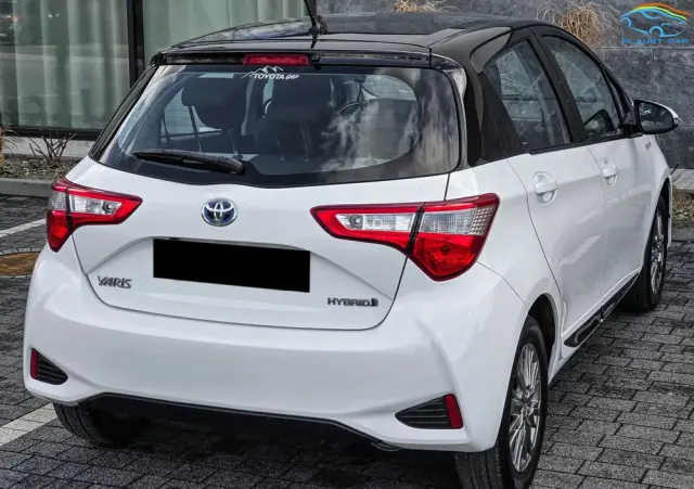 TOYOTA Yaris Hybrid 100 Dynamic EU6