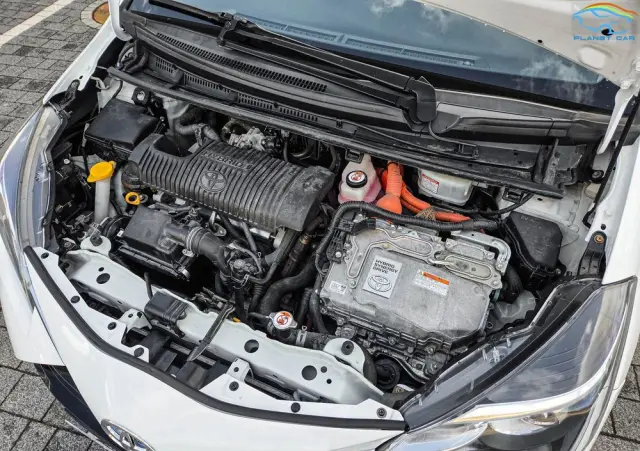 TOYOTA Yaris Hybrid 100 Dynamic EU6