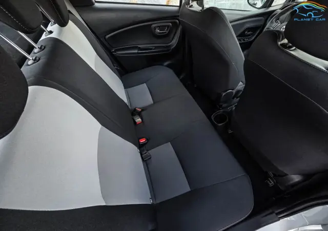 TOYOTA Yaris Hybrid 100 Dynamic EU6