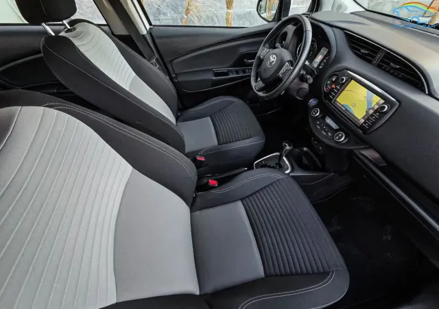 TOYOTA Yaris Hybrid 100 Dynamic EU6