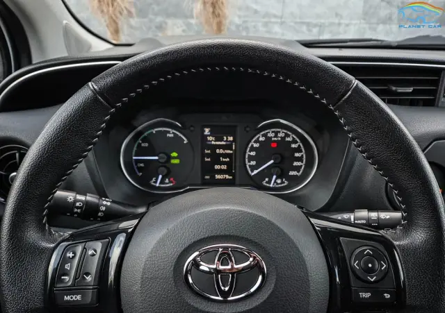 TOYOTA Yaris Hybrid 100 Dynamic EU6
