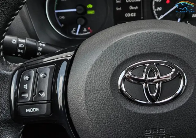 TOYOTA Yaris Hybrid 100 Dynamic EU6