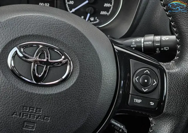 TOYOTA Yaris Hybrid 100 Dynamic EU6