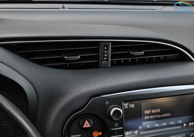 TOYOTA Yaris Hybrid 100 Dynamic EU6