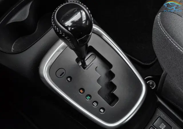 TOYOTA Yaris Hybrid 100 Dynamic EU6