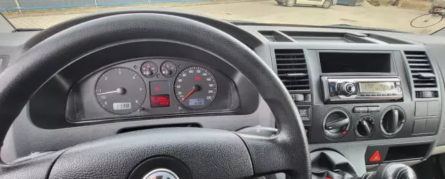 VOLKSWAGEN TRANSPORTER 