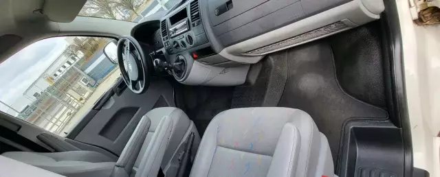 VOLKSWAGEN TRANSPORTER 