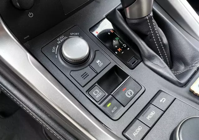 LEXUS NX 200t Prestige AWD