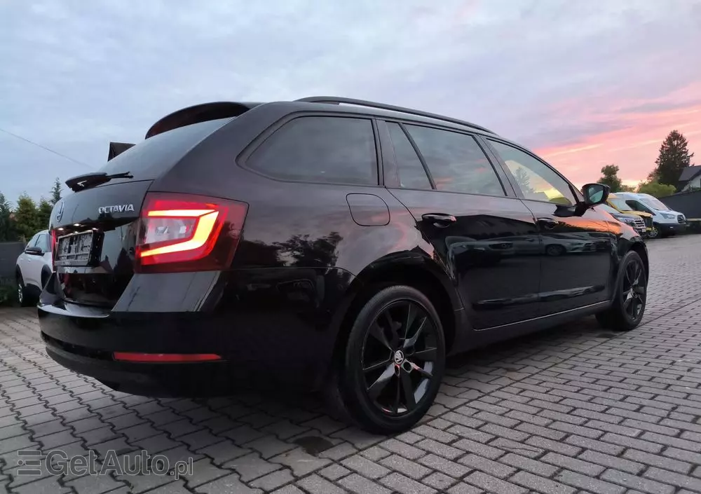 SKODA Octavia Combi 1.6 TDI DSG Premium Edition