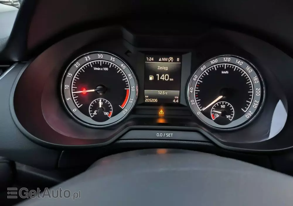 SKODA Octavia Combi 1.6 TDI DSG Premium Edition