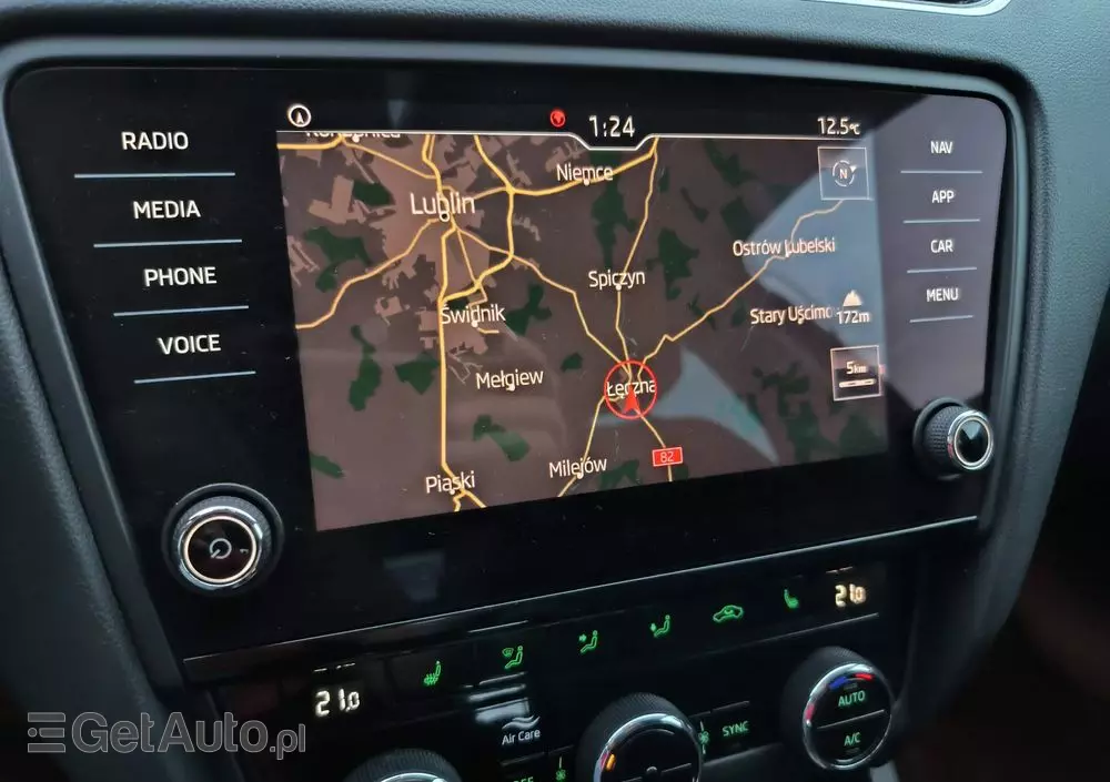 SKODA Octavia Combi 1.6 TDI DSG Premium Edition