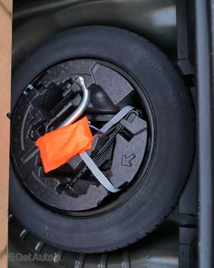 SKODA Octavia Combi 1.6 TDI DSG Premium Edition