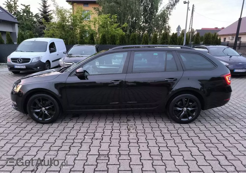 SKODA Octavia Combi 1.6 TDI DSG Premium Edition