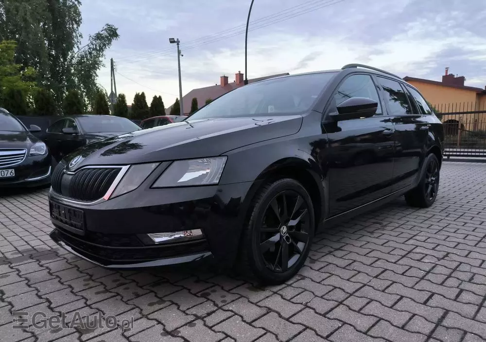 SKODA Octavia Combi 1.6 TDI DSG Premium Edition