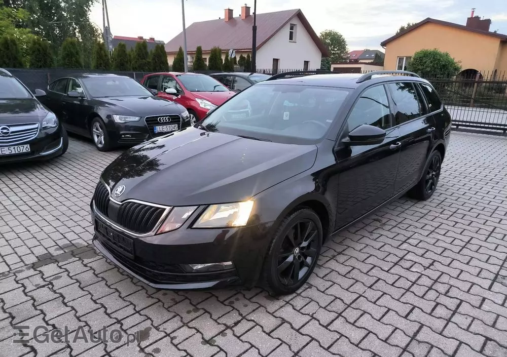 SKODA Octavia Combi 1.6 TDI DSG Premium Edition