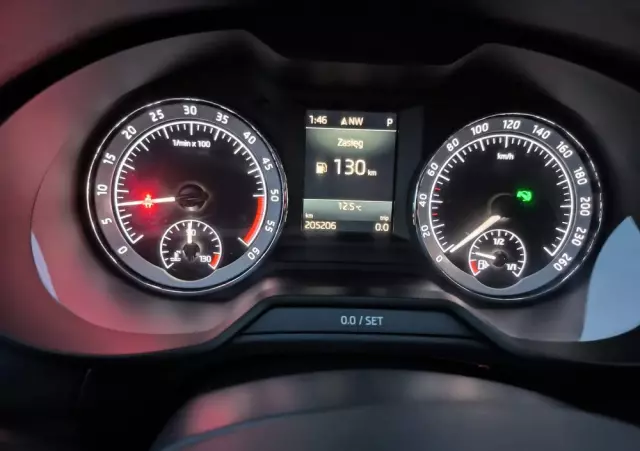 SKODA Octavia Combi 1.6 TDI DSG Premium Edition