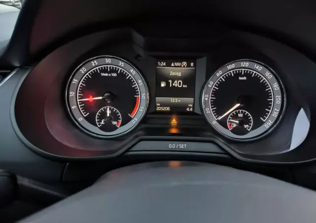 SKODA Octavia Combi 1.6 TDI DSG Premium Edition