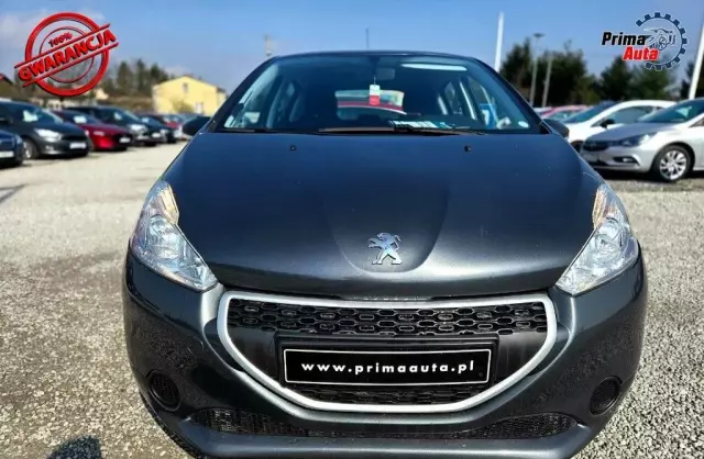 PEUGEOT 208 
