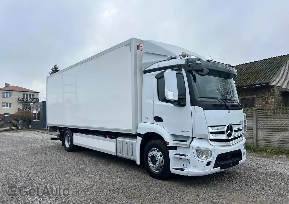 MERCEDES-BENZ Antos 1832 / Izoterma / Euro 6 / Winda / 