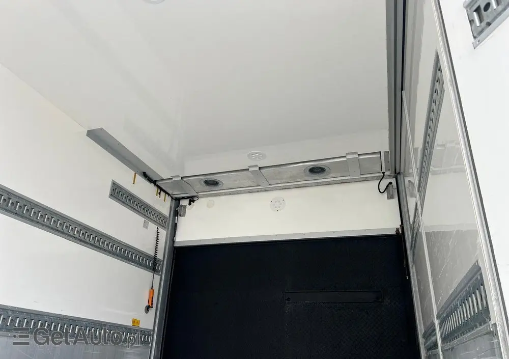 MERCEDES-BENZ Antos 1832 / Izoterma / Euro 6 / Winda / 