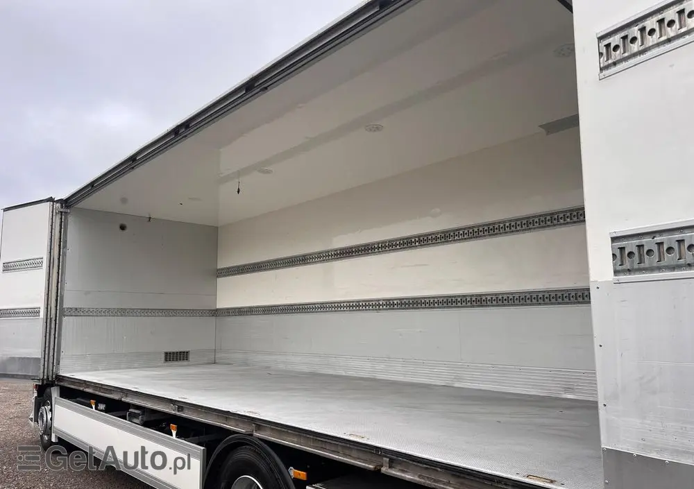 MERCEDES-BENZ Antos 1832 / Izoterma / Euro 6 / Winda / 