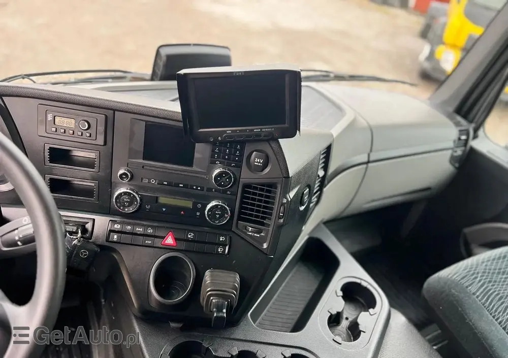 MERCEDES-BENZ Antos 1832 / Izoterma / Euro 6 / Winda / 