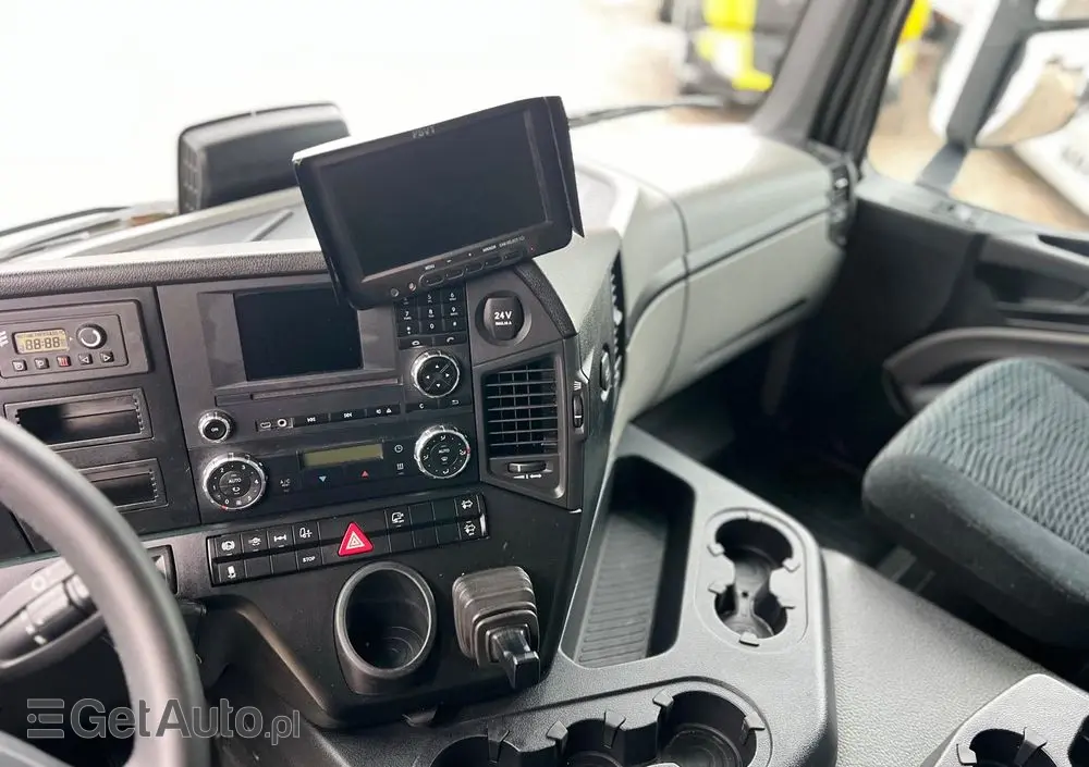 MERCEDES-BENZ Antos 1832 / Izoterma / Euro 6 / Winda / 