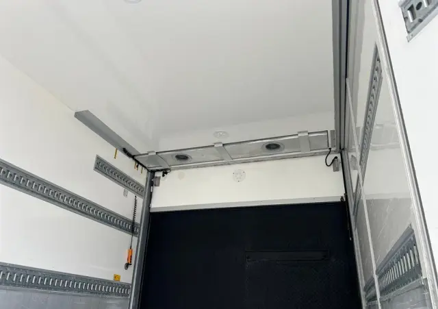 MERCEDES-BENZ Antos 1832 / Izoterma / Euro 6 / Winda / 