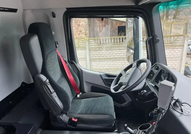 MERCEDES-BENZ Antos 1832 / Izoterma / Euro 6 / Winda / 