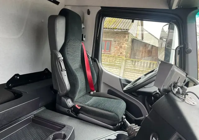 MERCEDES-BENZ Antos 1832 / Izoterma / Euro 6 / Winda / 