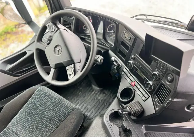 MERCEDES-BENZ Antos 1832 / Izoterma / Euro 6 / Winda / 