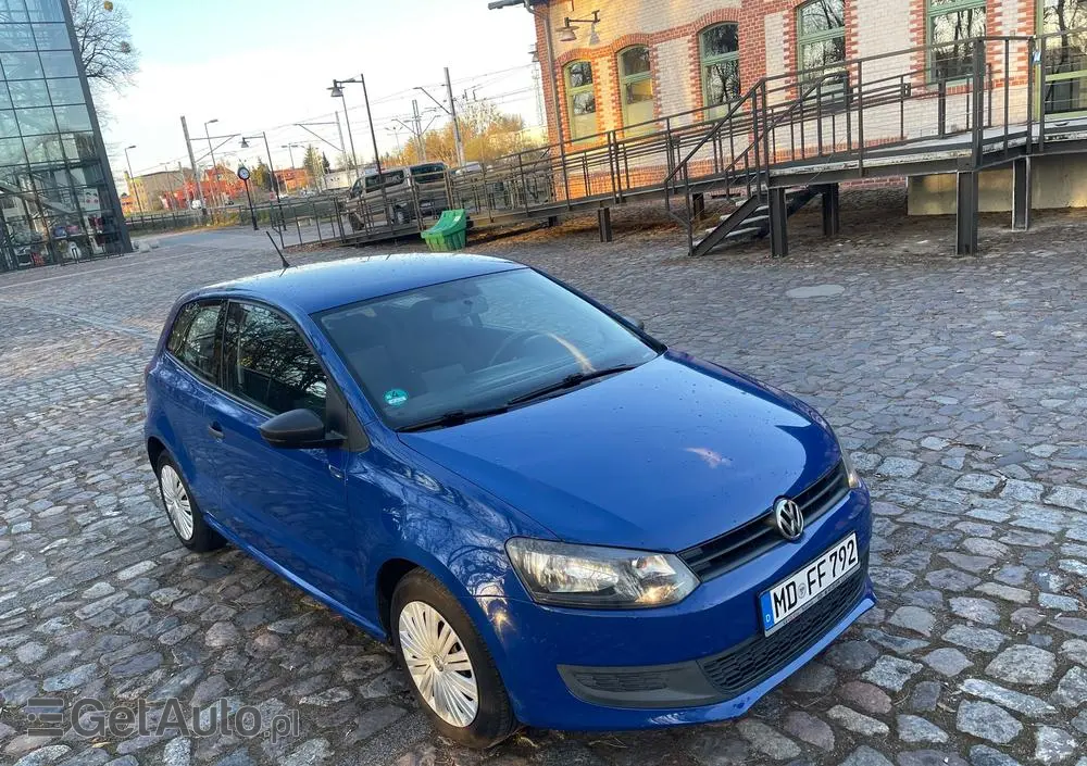 VOLKSWAGEN Polo 
