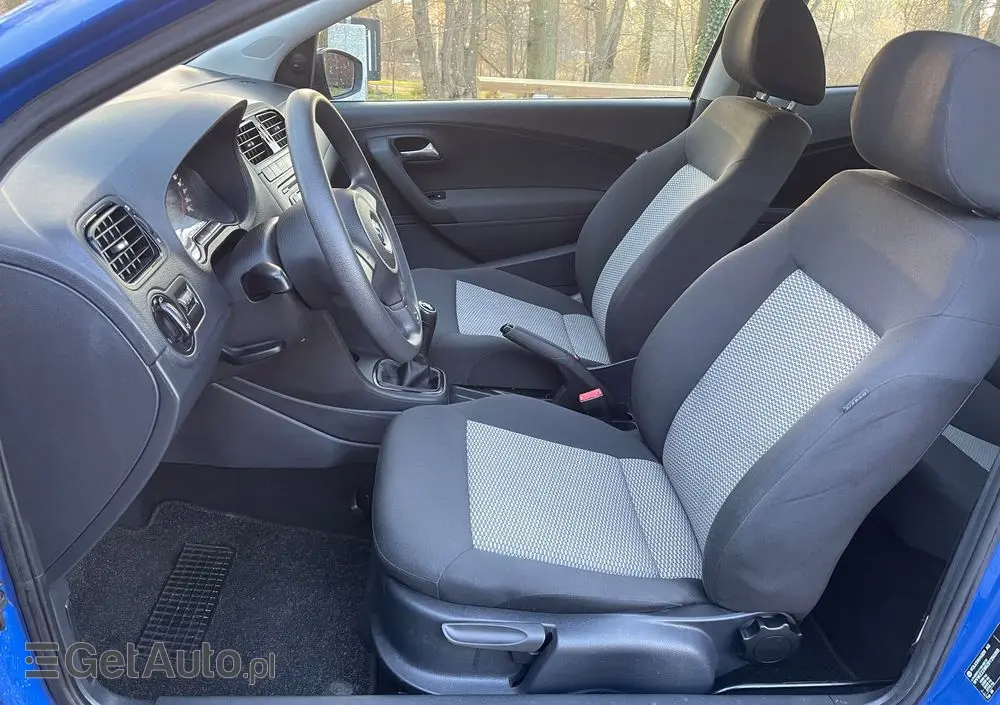VOLKSWAGEN Polo 