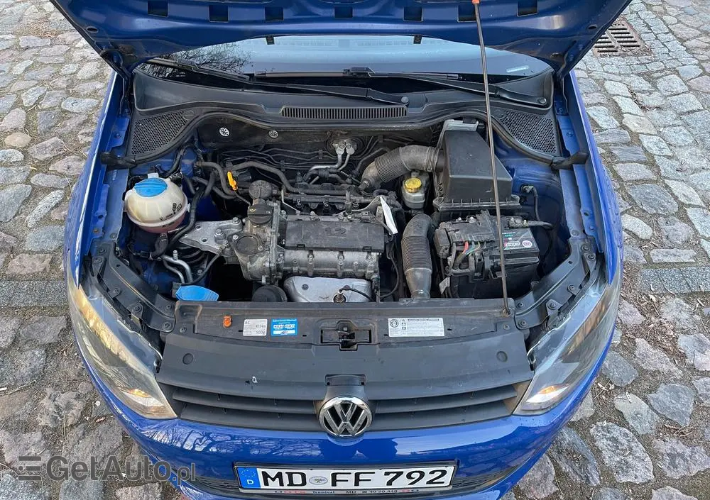 VOLKSWAGEN Polo 