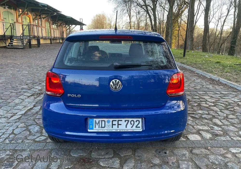 VOLKSWAGEN Polo 