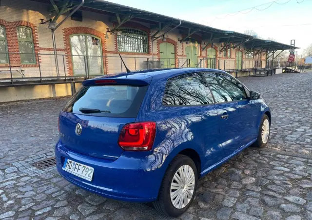 VOLKSWAGEN Polo 