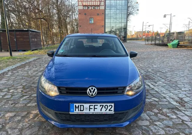 VOLKSWAGEN Polo 